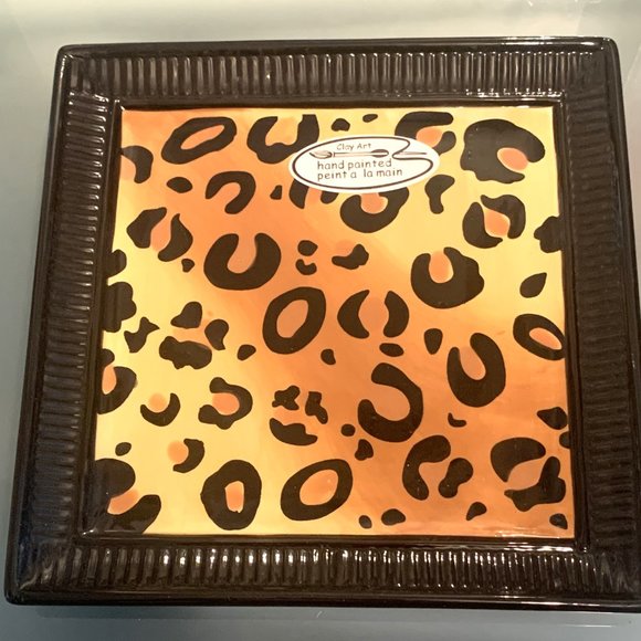 2 Hand painted Leopard Print Serving Plates, 11" and 8" - Picture 4 of 6